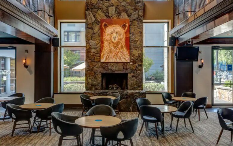 Hilton Whistler Resort and Spa "Premier Studio"- Located In the Heart of Whistler Village! - Whistler, Canada