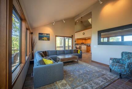 Beech Mountain Resort and Ski Village Getaway - Beech Mountain, North Carolina