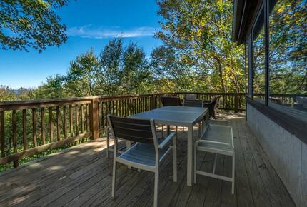 Beech Mountain Resort and Ski Village Getaway - Beech Mountain, North Carolina