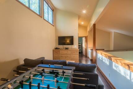 Beech Mountain Resort and Ski Village Getaway - Beech Mountain, North Carolina