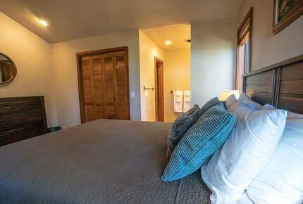 Beech Mountain Resort and Ski Village Getaway - Beech Mountain, North Carolina