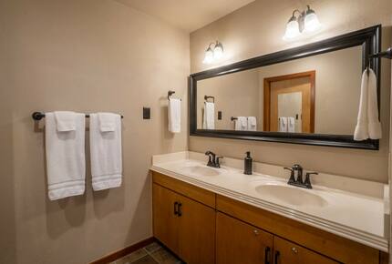 Beech Mountain Resort and Ski Village Getaway - Beech Mountain, North Carolina