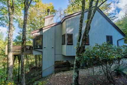 Beech Mountain Resort and Ski Village Getaway - Beech Mountain, North Carolina