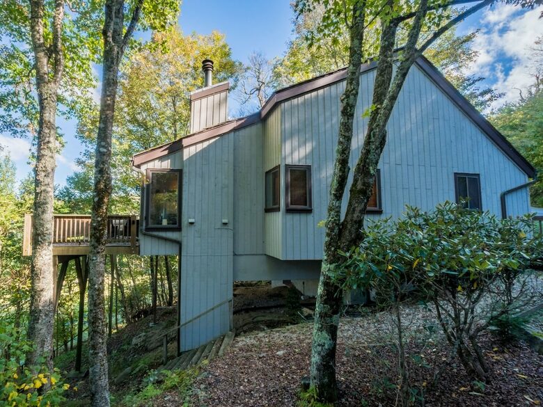 Beech Mountain Resort and Ski Village Getaway - Beech Mountain, North Carolina