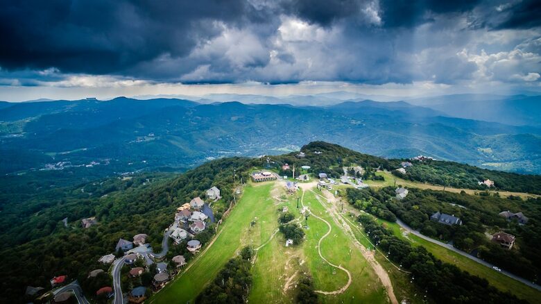 Beech Mountain Resort and Ski Village Getaway - Beech Mountain, North Carolina