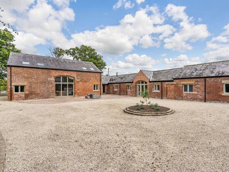 THISTLETON HOUSE FARM - THISTLETON, United Kingdom