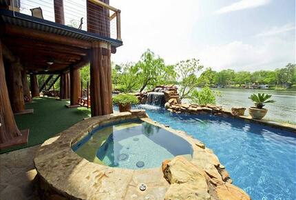 Lakefront Log Home with Large Lagoon Pool and Hot tub | Sleeps 35 - Burnet, Texas