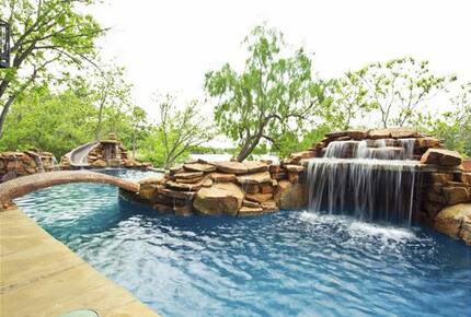 Lakefront Log Home with Large Lagoon Pool and Hot tub | Sleeps 35 - Burnet, Texas