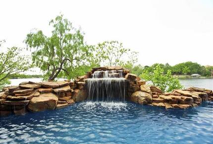 Lakefront Log Home with Large Lagoon Pool and Hot tub | Sleeps 35 - Burnet, Texas