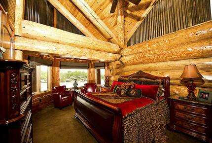 Lakefront Log Home with Large Lagoon Pool and Hot tub | Sleeps 35 - Burnet, Texas