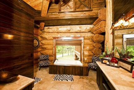 Lakefront Log Home with Large Lagoon Pool and Hot tub | Sleeps 35 - Burnet, Texas