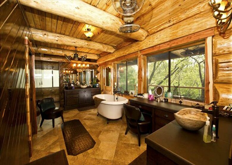 Lakefront Log Home with Large Lagoon Pool and Hot tub | Sleeps 35 - Burnet, Texas