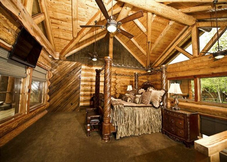 Lakefront Log Home with Large Lagoon Pool and Hot tub | Sleeps 35 - Burnet, Texas