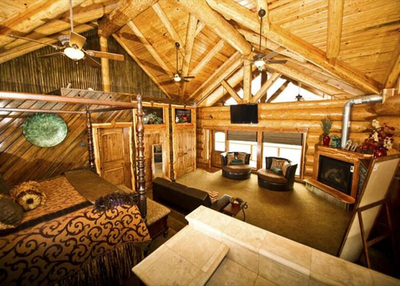 Lakefront Log Home with Large Lagoon Pool and Hot tub | Sleeps 35 - Burnet, Texas