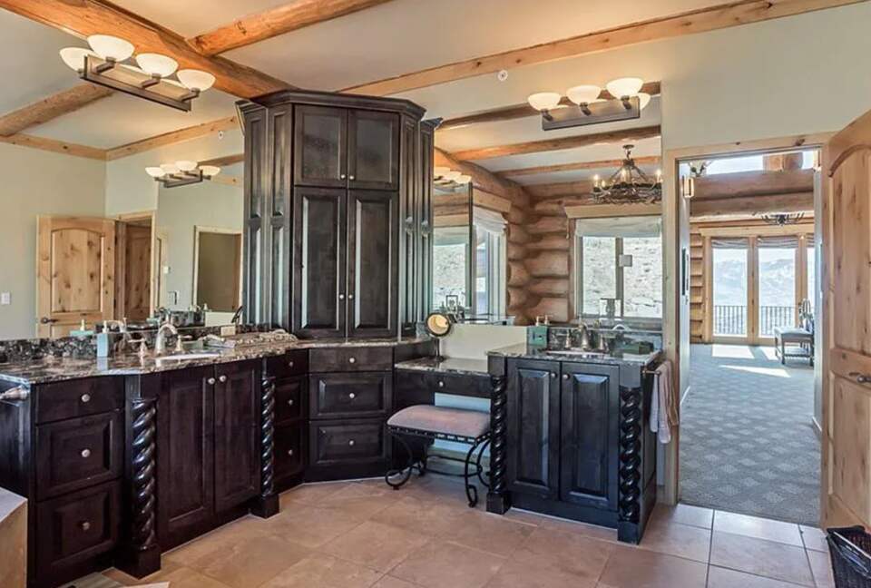 Custom Canadian Log Lodge - Park City, Utah