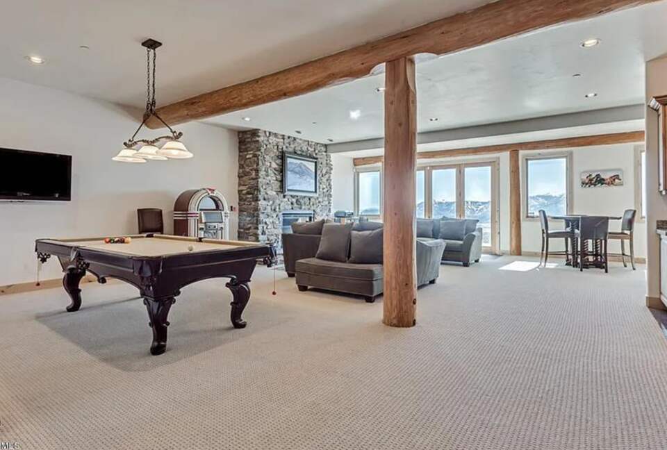 Custom Canadian Log Lodge - Park City, Utah