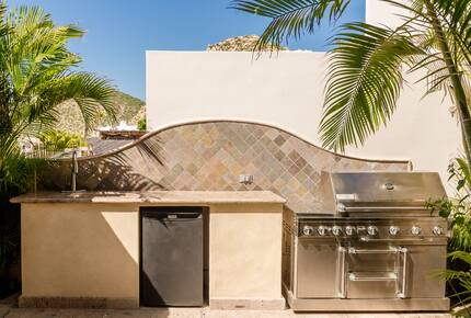 Paradise in Pedregal: Ocean Views & Infinity Pool - Cabo San Lucas, Mexico