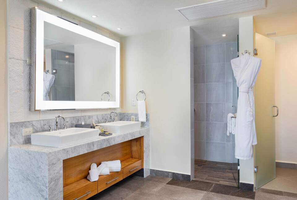 Villa La Valencia | Oceanfront Two Bedroom Suite - San José del Cabo, Mexico