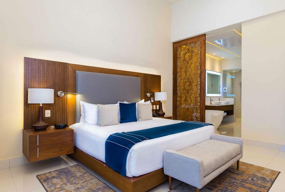 Villa La Valencia | Penthouse Three Bedroom Oceanfront Suite - San José del Cabo, Mexico