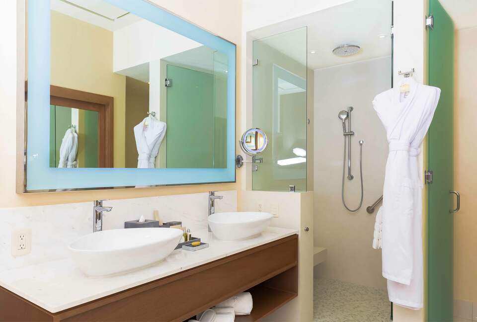 Villa La Valencia | Penthouse Three Bedroom Oceanfront Suite - San José del Cabo, Mexico