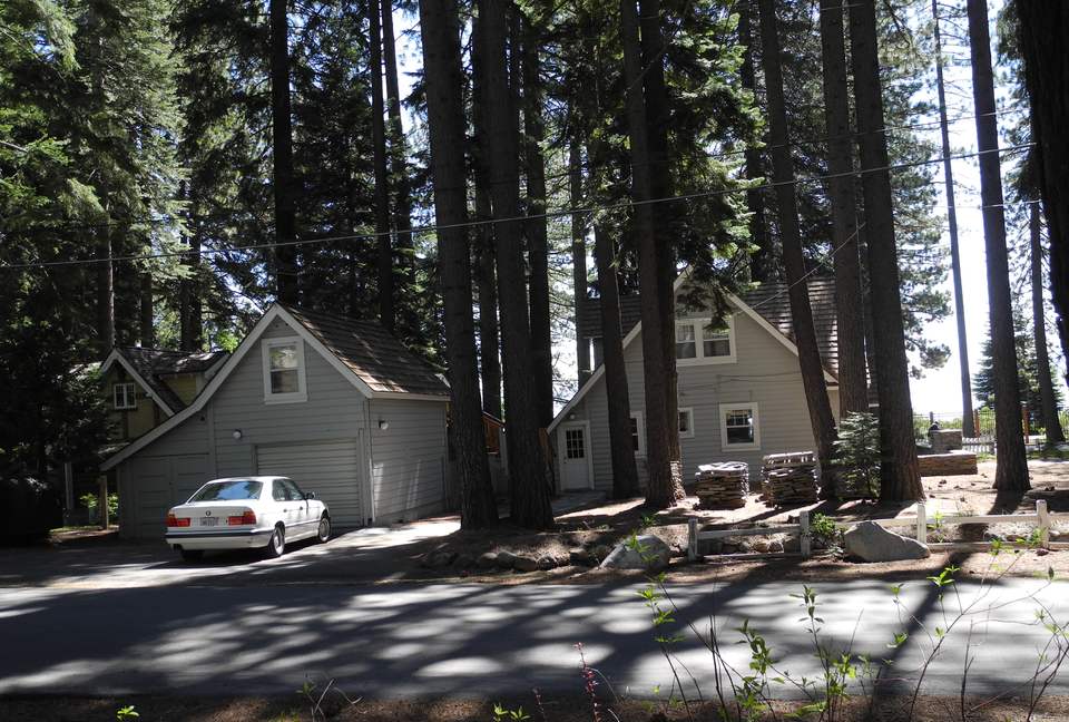 North Shore Cottage - Tahoe Park, California
