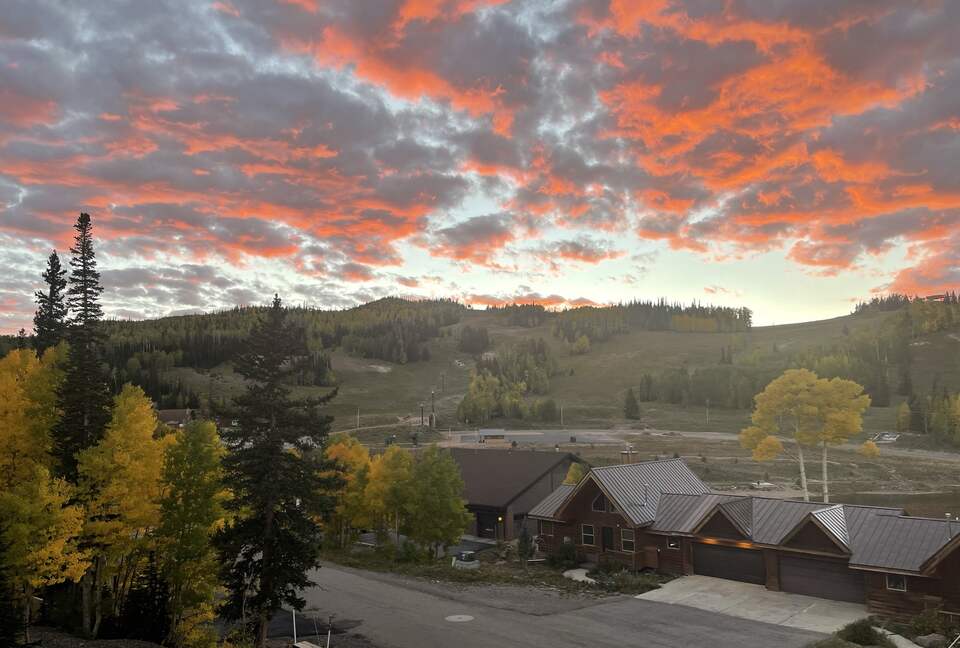 Black Diamond Ski-In/Ski-Out Family Retreat - Brian Head, Utah