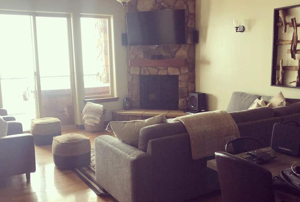 Black Diamond Ski-In/Ski-Out Family Retreat - Brian Head, Utah