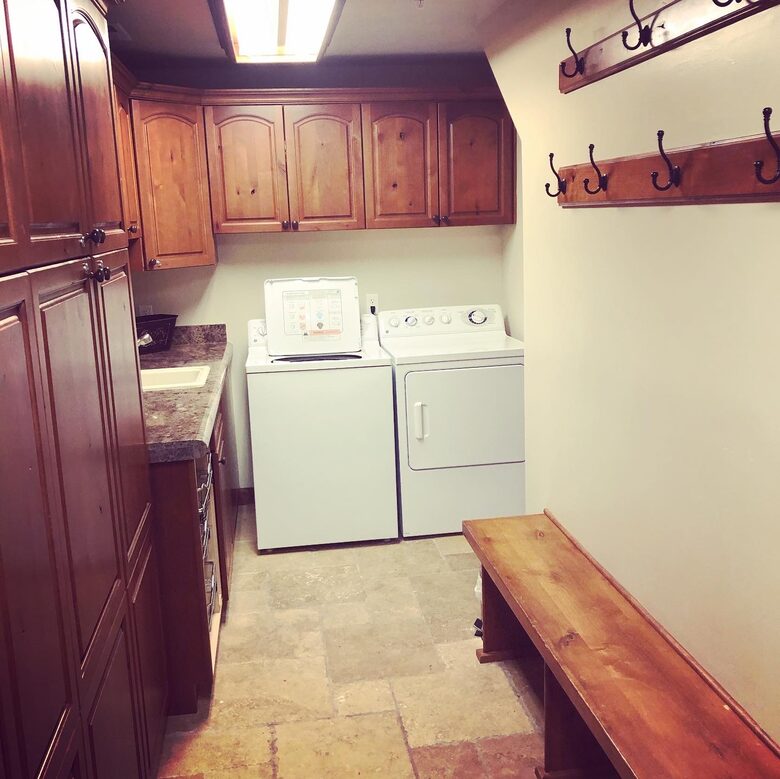 Black Diamond Ski-In/Ski-Out Family Retreat - Brian Head, Utah