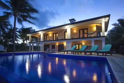 Water's Edge | 100 Steps from Beach with Private Pool and Gulf Views! - San Pedro, Belize