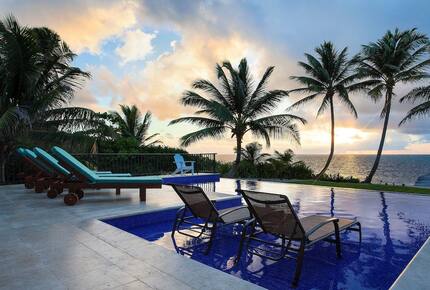 Water's Edge | 100 Steps from Beach with Private Pool and Gulf Views! - San Pedro, Belize