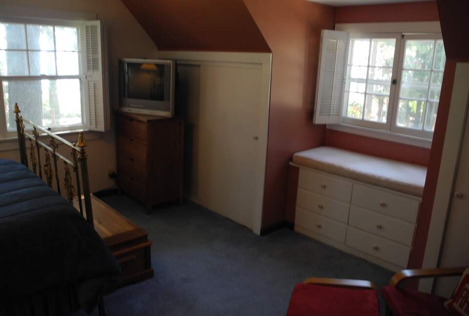 North Shore Cottage - Tahoe Park, California