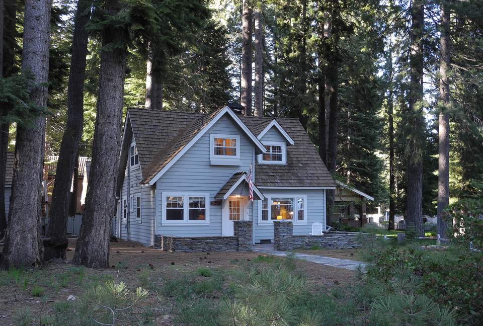North Shore Cottage - Tahoe Park, California