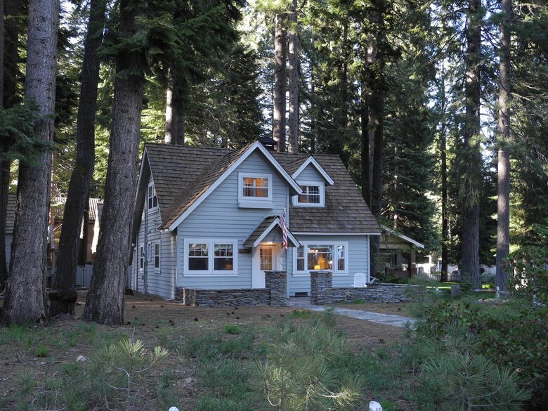 North Shore Cottage - Tahoe Park, California
