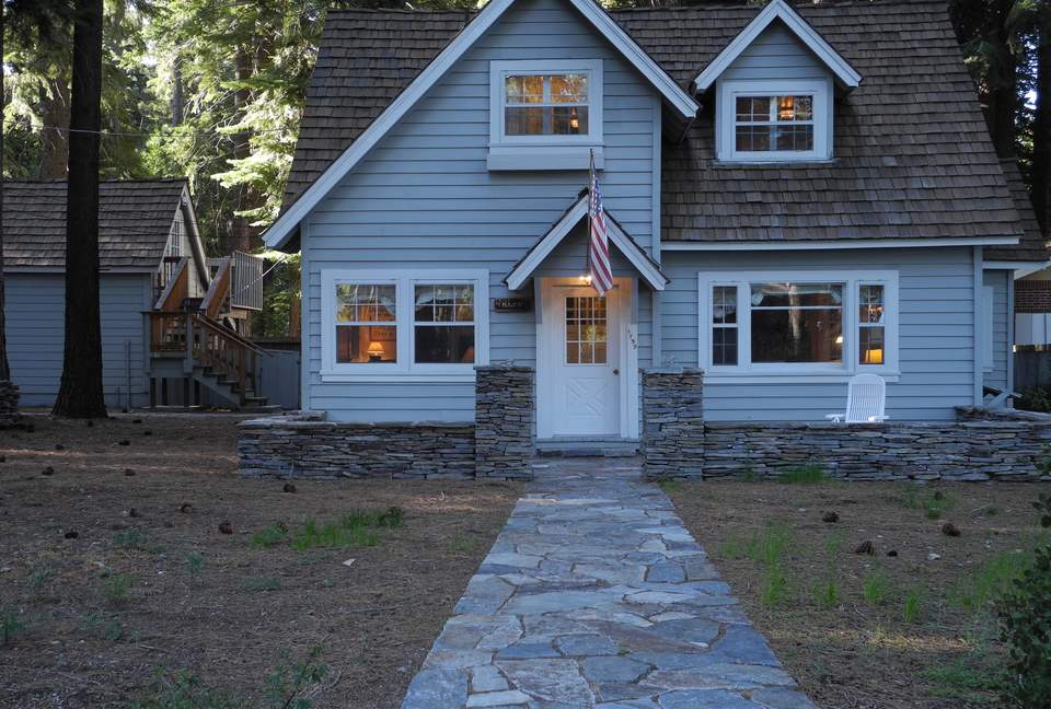North Shore Cottage - Tahoe Park, California