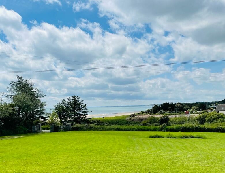 The Breakers - Castletown, Ireland