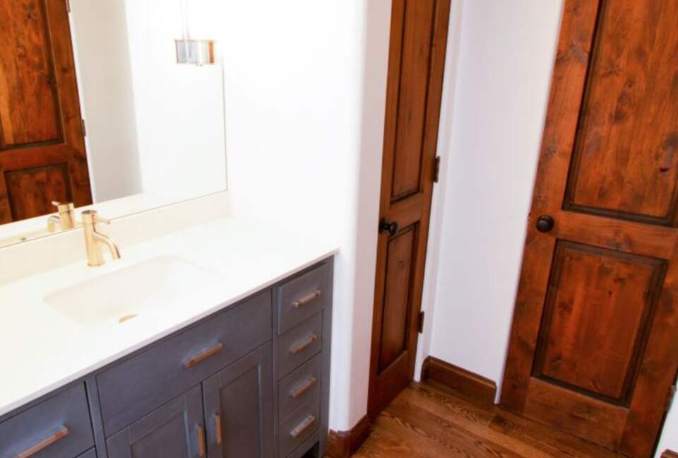 Beautiful Ski-In/Ski-Out Snowmass Village Condo - Snowmass Village, Colorado