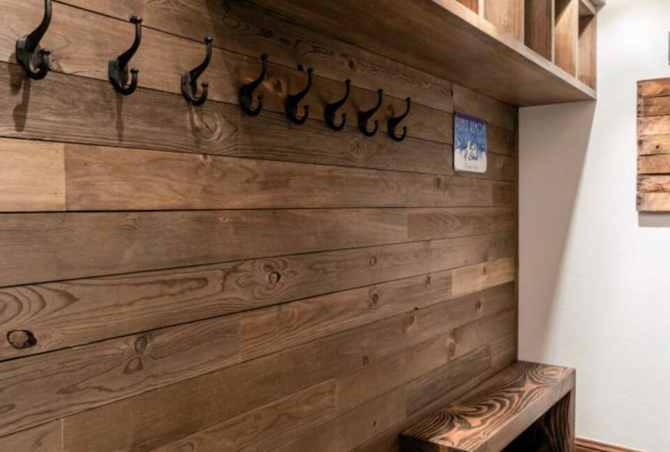 Beautiful Ski-In/Ski-Out Snowmass Village Condo - Snowmass Village, Colorado