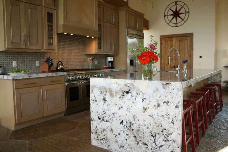 Spacious, Contemporary Mountain Retreat | less than 9 minutes to Breck's gondola - Summit County, Colorado