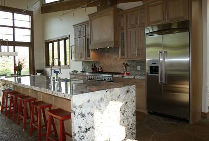 Spacious, Contemporary Mountain Retreat | less than 9 minutes to Breck's gondola - Summit County, Colorado