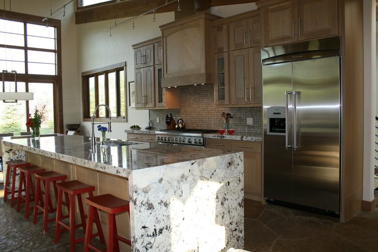 Spacious, Contemporary Mountain Retreat | less than 9 minutes to Breck's gondola - Summit County, Colorado