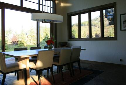 Spacious, Contemporary Mountain Retreat | less than 9 minutes to Breck's gondola - Summit County, Colorado