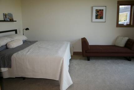 Spacious, Contemporary Mountain Retreat | less than 9 minutes to Breck's gondola - Summit County, Colorado