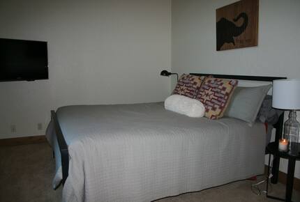 Spacious, Contemporary Mountain Retreat | less than 9 minutes to Breck's gondola - Summit County, Colorado