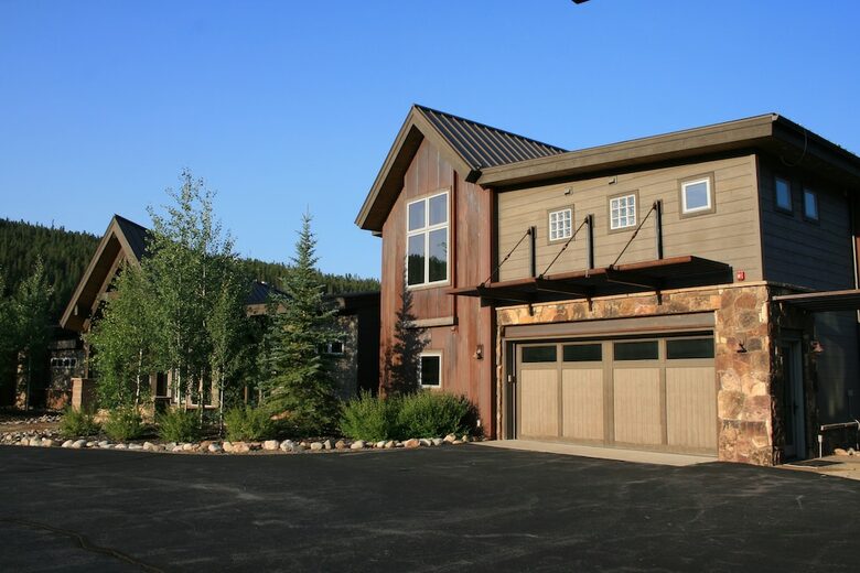 Spacious, Contemporary Mountain Retreat | less than 9 minutes to Breck's gondola - Summit County, Colorado