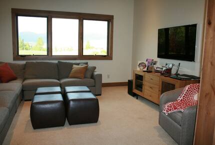 Spacious, Contemporary Mountain Retreat | less than 9 minutes to Breck's gondola - Summit County, Colorado