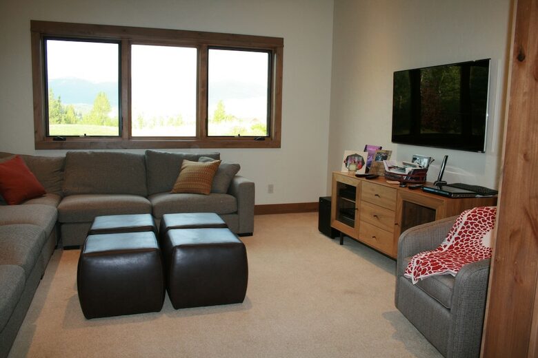 Spacious, Contemporary Mountain Retreat | less than 9 minutes to Breck's gondola - Summit County, Colorado