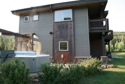 Spacious, Contemporary Mountain Retreat | less than 9 minutes to Breck's gondola - Summit County, Colorado