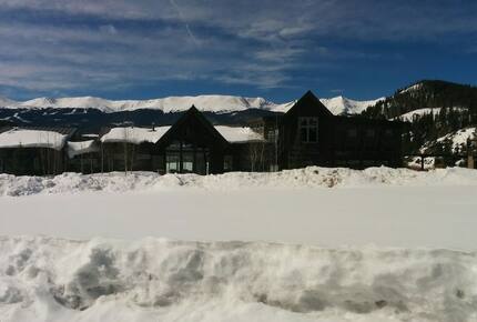 Spacious, Contemporary Mountain Retreat | less than 9 minutes to Breck's gondola - Summit County, Colorado