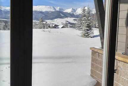 Spacious, Contemporary Mountain Retreat | less than 9 minutes to Breck's gondola - Summit County, Colorado