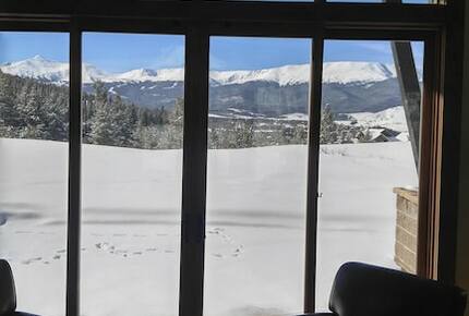 Spacious, Contemporary Mountain Retreat | less than 9 minutes to Breck's gondola - Summit County, Colorado